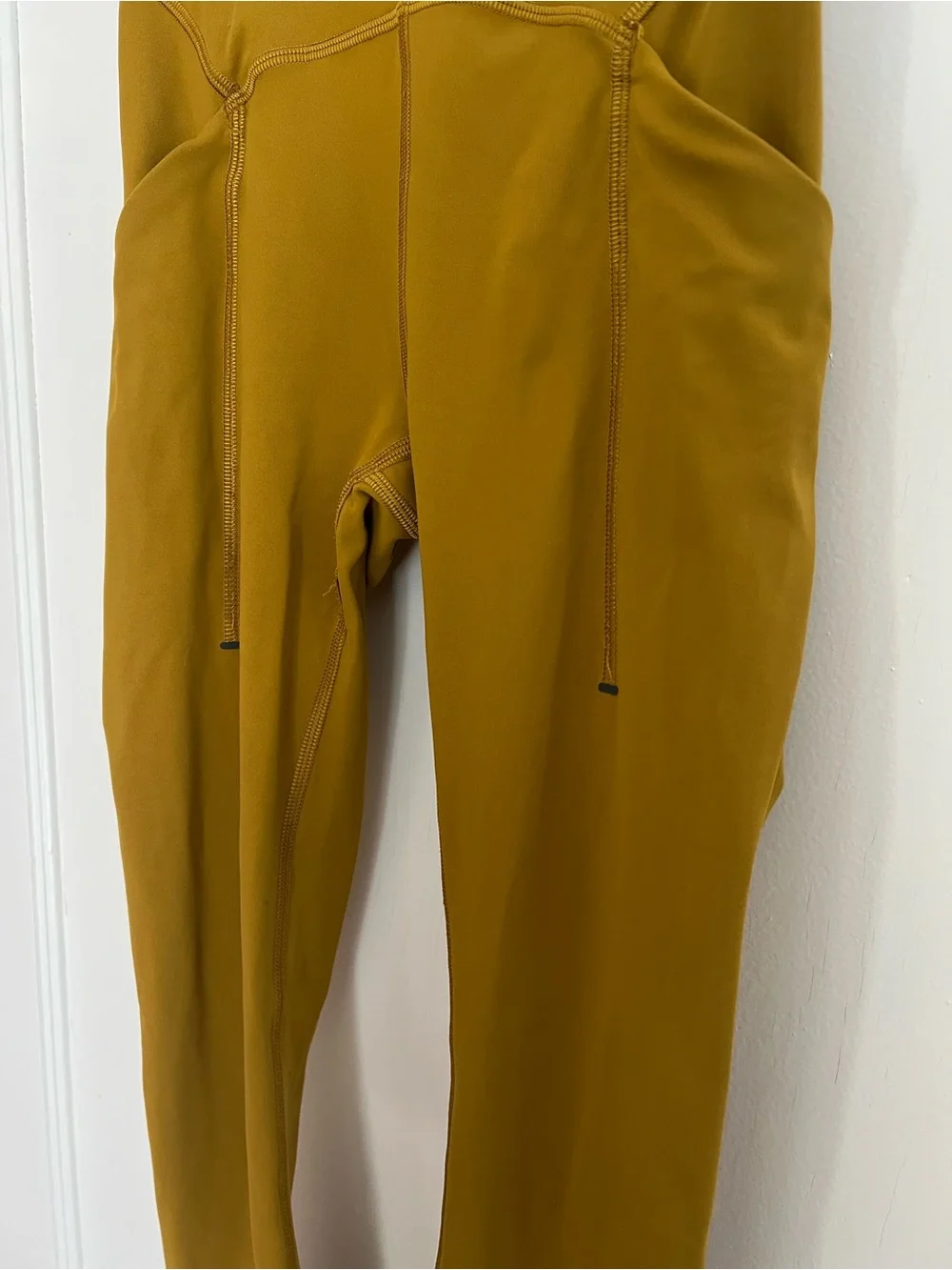 Lulu Lemon Power Thru High Rise Tight 25”